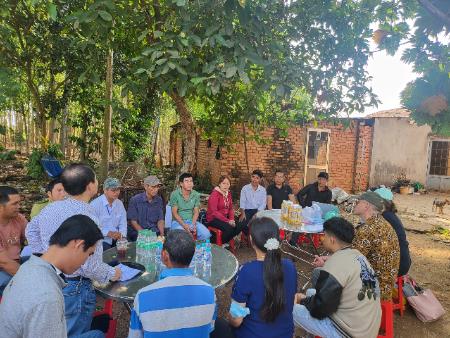 Strengthening the practice of using personal protective equipment (PPE) for wildlife farming in Vinh Cuu district, Dong Nai province.